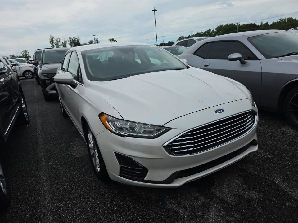 Used 2020 Ford Fusion SE FWD image 1