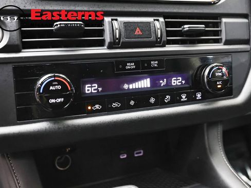 Used 2024 Nissan Pathfinder S AWD/4WD image 19
