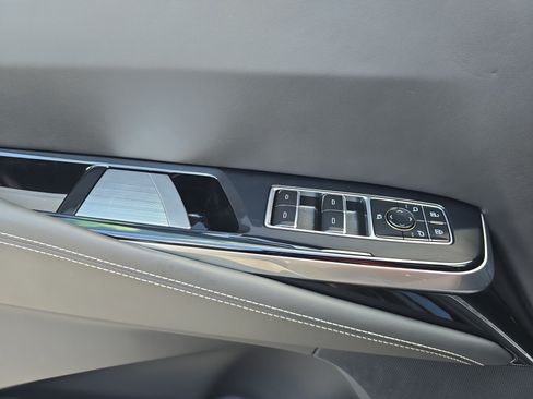 Used 2025 Cadillac Escalade V AWD/4WD image 29