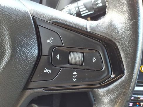 Used 2022 Chevrolet Bolt EUV LT w/ Convenience Package image 27