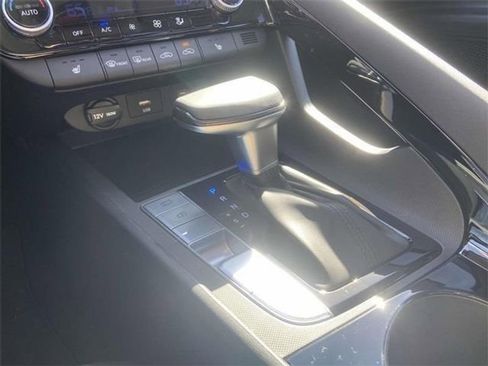 Used 2025 Hyundai Elantra SEL image 14