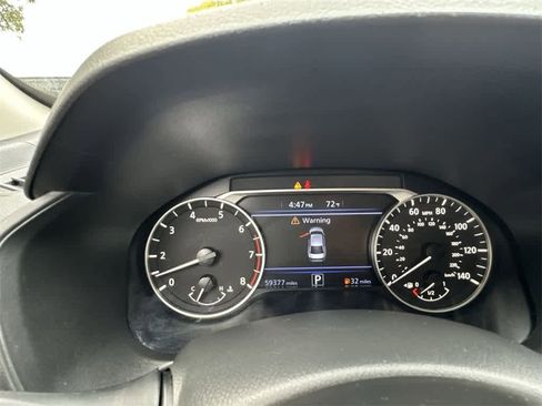 Used 2024 Nissan Altima 2.5 SV image 16