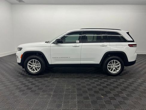 Used 2025 Jeep Grand Cherokee Laredo X w/ Trailer Tow Package AWD/4WD image 2