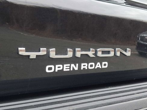 Used 2023 GMC Yukon SLT image 30