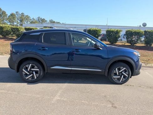 New 2026 Nissan Kicks SV w/ SV Premium Package FWD image 2