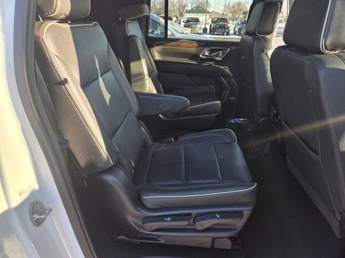 Used 2023 Chevrolet Suburban Premier AWD/4WD image 13