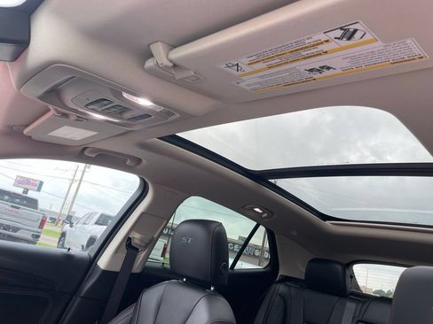 Used 2023 Buick Envision Essence w/ Technology Package I AWD/4WD image 54
