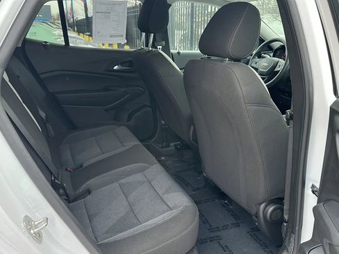 Used 2025 Chevrolet Trax LS image 16