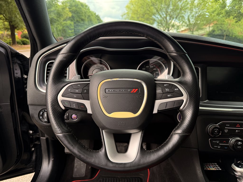 Used 2016 Dodge Charger R/T Scat Pack w/ Beats Audio Group RWD image 12