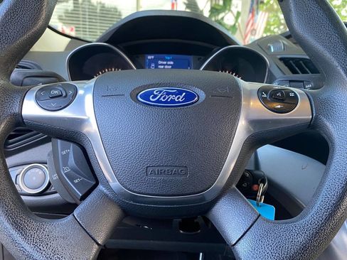Used 2015 Ford Escape SE FWD image 12