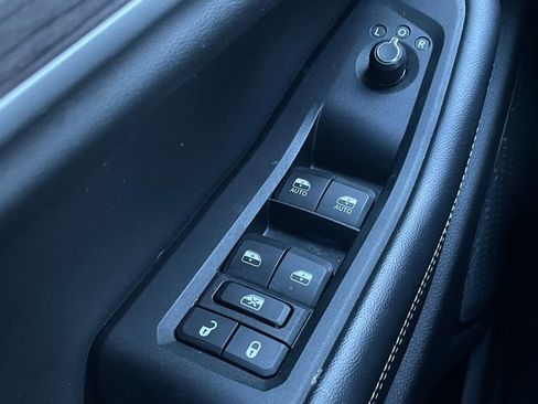 Used 2024 Jeep Grand Cherokee L Limited w/ Luxury Tech Group II image 11