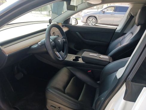 Used 2021 Tesla Model Y Long Range image 4
