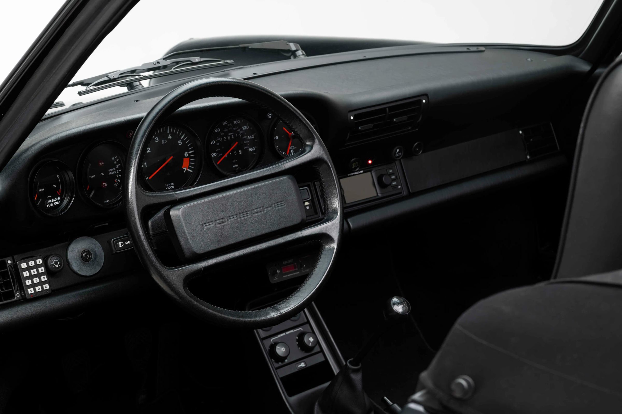 Used 1987 Porsche 911 Carrera RWD image 2