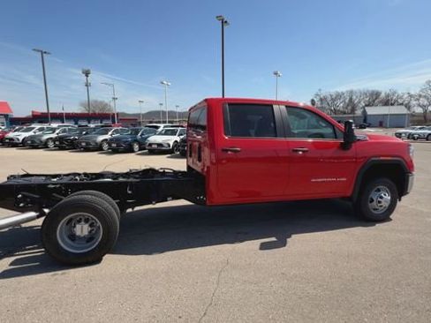 New 2026 GMC Sierra 3500 Pro w/ Convenience Package AWD/4WD image 9