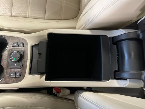 Used 2023 GMC Acadia Denali w/ Denali Ultimate Package AWD/4WD image 27