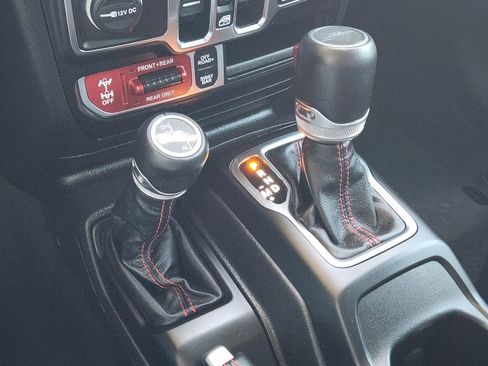 Used 2023 Jeep Gladiator Rubicon w/ LED Lighting Group AWD/4WD image 19