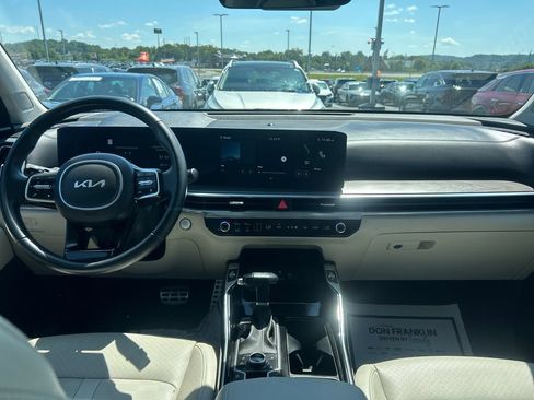 Used 2025 Kia Sorento SX AWD/4WD image 15