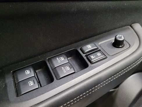 Used 2017 Subaru Legacy 2.5i Premium AWD/4WD image 27