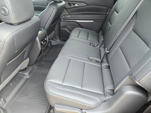 New 2026 Chevrolet Traverse LT w/ Sun and Wheel Package FWD image 15