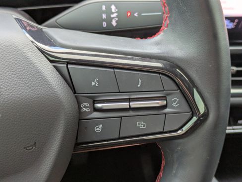 Used 2024 Chevrolet Equinox EV RS FWD image 25