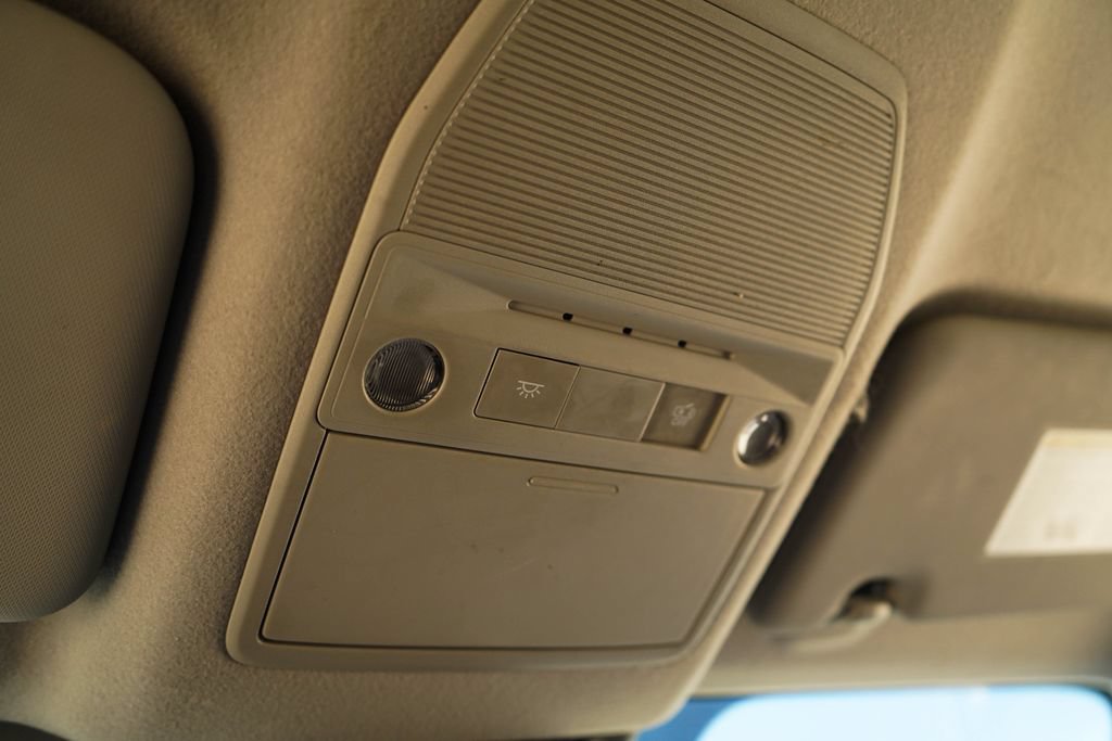 Used 2025 Nissan Kicks SR FWD image 12