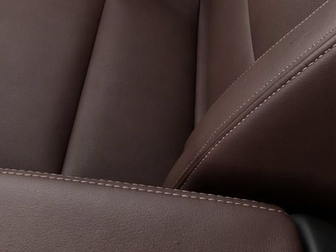 Used 2018 Chevrolet Suburban Premier RWD image 34