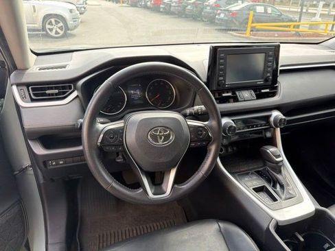 Used 2022 Toyota RAV4 XLE Premium FWD image 18