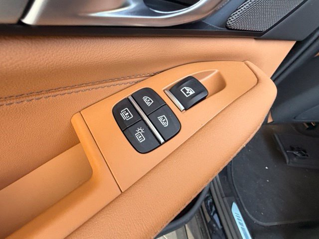 Used 2026 BMW X7 xDrive40i w/ M Sport Package AWD/4WD image 18