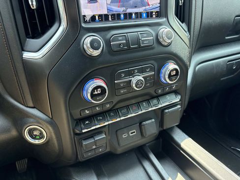 Used 2021 GMC Sierra 1500 AT4 w/ AT4 Premium Package AWD/4WD image 28
