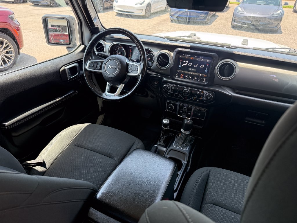 Used 2020 Jeep Gladiator Overland AWD/4WD image 3