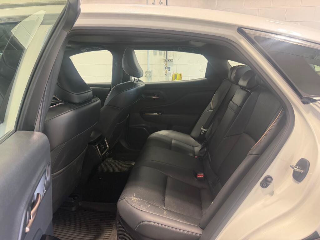 Certified 2024 Toyota Crown Platinum AWD/4WD image 17
