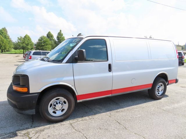 Used 2017 Chevrolet Express 2500 RWD image 8