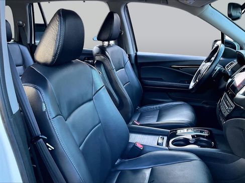 Used 2018 Honda Pilot Touring image 9