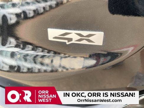 Used 2024 Kia Telluride EX w/ EX Captain's Chair Package image 10