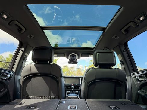 Used 2026 Porsche Macan image 36