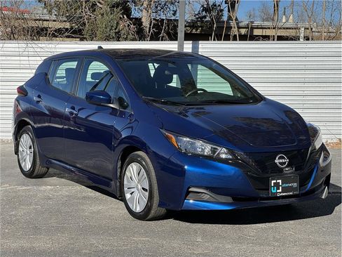 Used 2025 Nissan Leaf S image 8