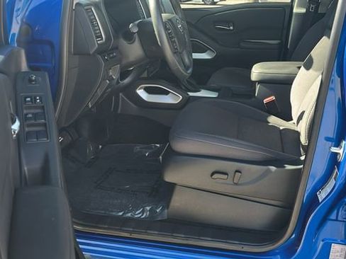 Used 2024 Nissan Frontier SV w/ SV Convenience Package RWD image 17