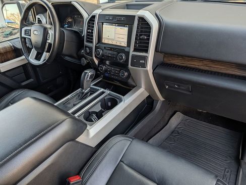 Used 2019 Ford F150 Lariat image 36