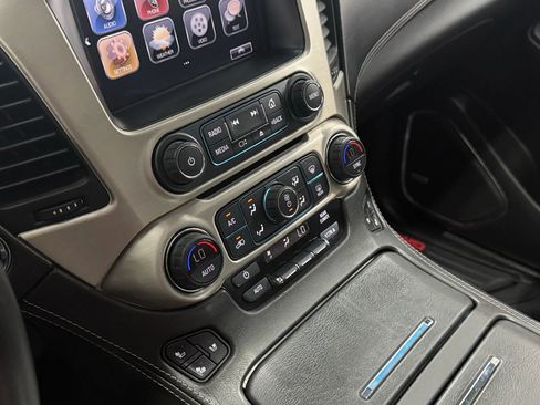 Used 2019 GMC Yukon XL Denali w/ Denali Ultimate Package image 31