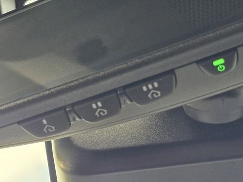 Used 2024 Subaru Ascent Premium w/ Convenience Package image 16