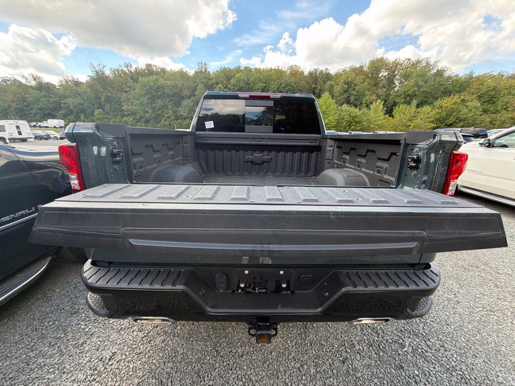 Used 2025 Chevrolet Silverado 1500 LT Trail Boss w/ Convenience Package II AWD/4WD image 13