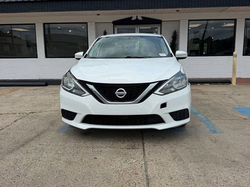 Used 2017 Nissan Sentra SV FWD image 2