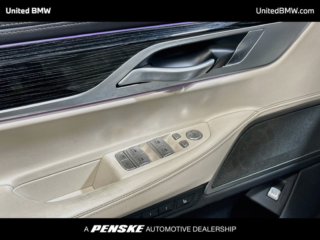 Used 2022 BMW 750i xDrive w/ Executive Package AWD/4WD image 10