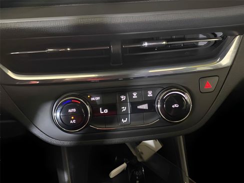 Used 2024 Buick Envista Preferred w/ Advanced Safety Package FWD image 14