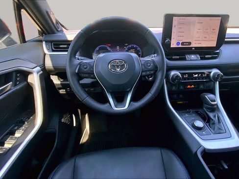 Used 2023 Toyota RAV4 XSE AWD/4WD image 6