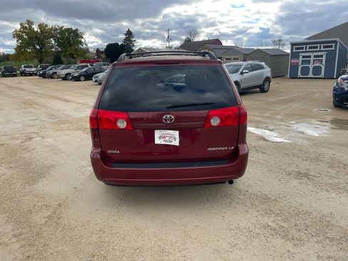 Used 2007 Toyota Sienna LE image 3