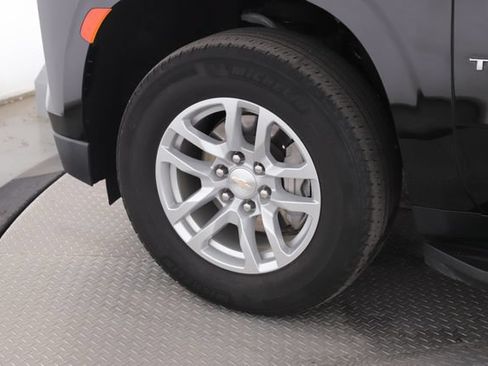 Used 2023 Chevrolet Tahoe LT w/ Luxury Package AWD/4WD image 14