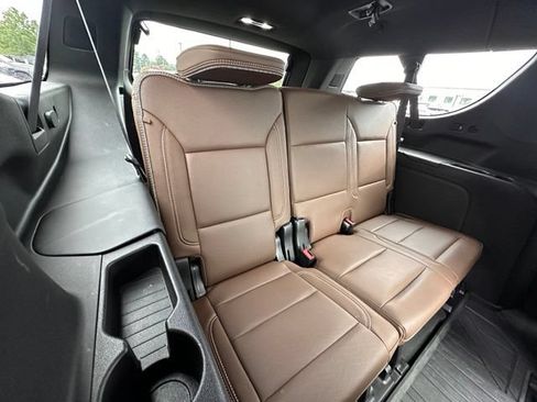 Used 2023 Chevrolet Suburban High Country AWD/4WD image 34