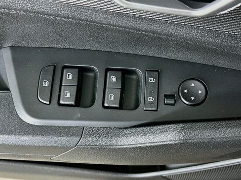 Used 2025 Kia Sportage LX FWD image 15