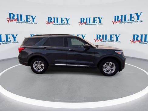 Certified 2022 Ford Explorer XLT w/ Equipment Group 202A AWD/4WD image 10